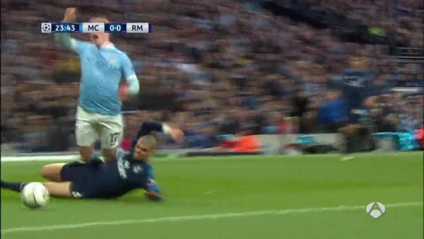 Las polémicas y acciones más destacadas del empate entre el City y Real Madrid