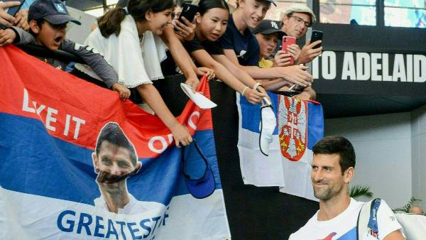Novak Djokovic fue muy bien recibido por parte de sus fanáticos.