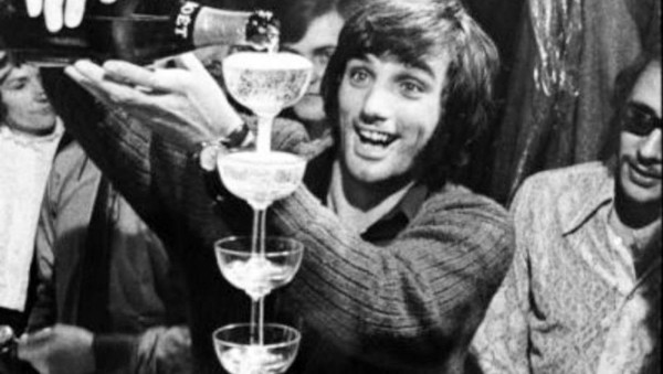 Futbolistas que perdieron su fortuna por los excesos y las mujeres