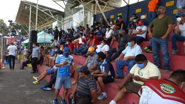 Guatemala y El Salvador: Diferentes ligas del mundo que se juega con público en tiempo de pandemia