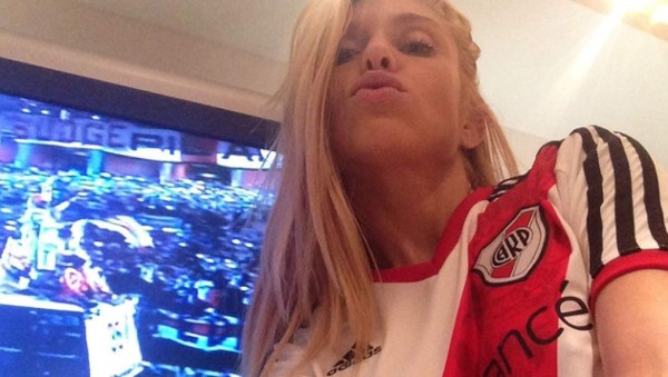Melisia, la cantante argentina fanática del River Plate