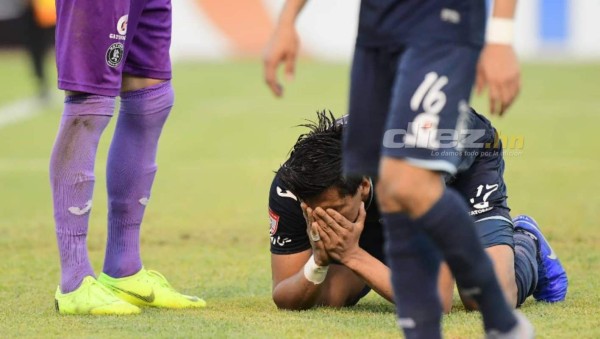 Héctor Vargas pierde la cabeza y es expulsado; la tristeza de Maldonado y los contratistas en el Olímpico