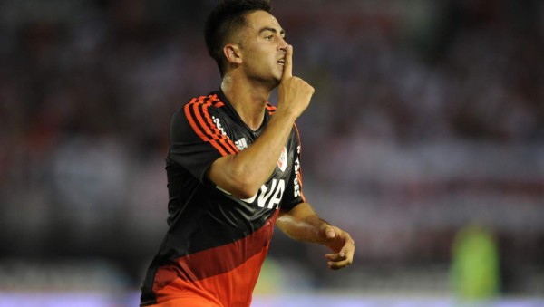 Insolíto: El día que los hinchas de River le quemaron el auto a su ídolo