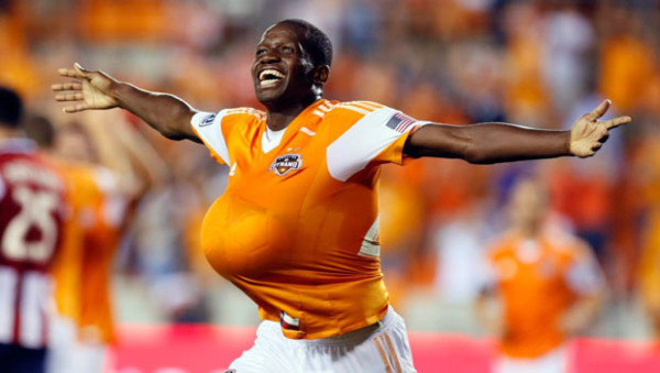 Boniek inicia temporada de MLS marcando gol