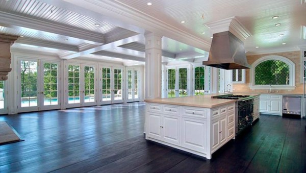 La tremenda mansión de Beyoncé y Jay Z donde ha trabajado el exfutbolista hondureño Erick Norales en Estados Unidos