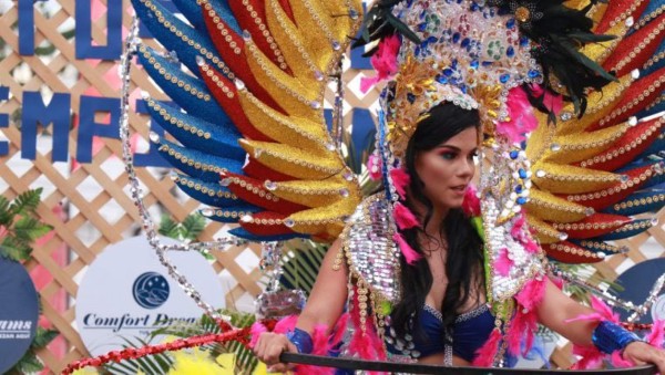 Laura Bariatti, la exfisioterapeuta del Suchitepéquez que deslumbró en carnaval en Guatemala