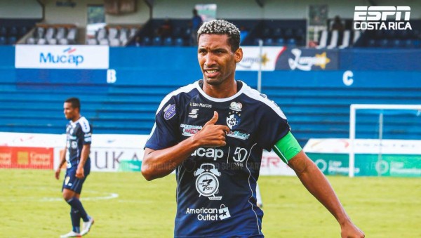 ¿Seguirá Alex López? Posibles fichajes en Alajuelense y movimientos tras salir campeones