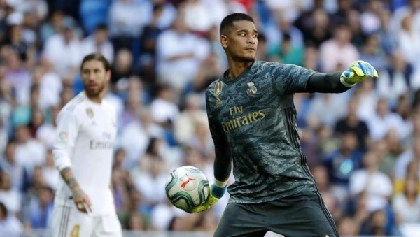 Desde otro ángulo: Los jugadores 'peor pagados' del Real Madrid y Barcelona