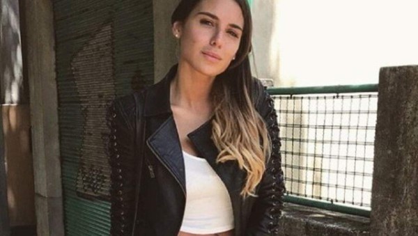 'Tu abuela', sexy novia de jugador del Real Madrid tiene dura discusión con un seguidor por llamarla vieja&nbsp;&nbsp;