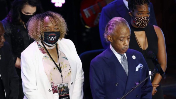 Dolor, lágrimas y homenaje: Las últimas y desgarradoras imágenes del funeral de George Floyd