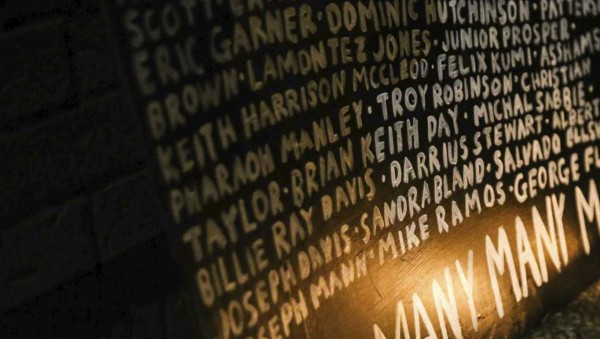 Dolor, lágrimas y homenaje: Las últimas y desgarradoras imágenes del funeral de George Floyd