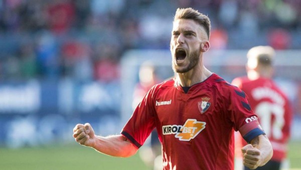 Con tres del Barcelona y dos del Real Madrid: Los jugadores activos más fieles a una camisa, sorpresa en el top 3