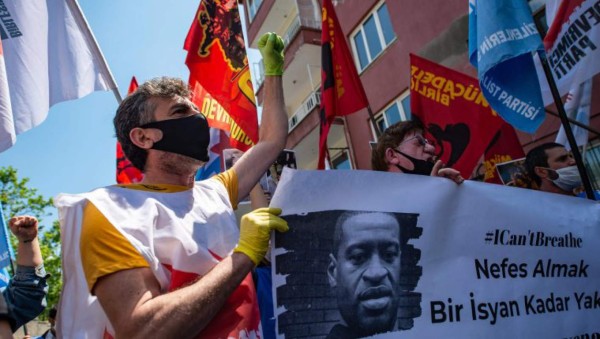 Alberth Elis se une a la campaña contra el racismo en Estados Unidos tras la muerte de George Floyd