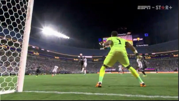 ¡Finalmente apareció! Tremendo cabezazo de Jerry Bengston para el empate de Honduras ante Haití en Copa Oro