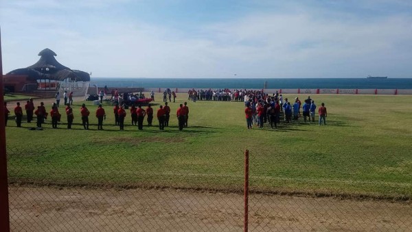 México tiene uno de los estadios más extraños del mundo: está a la orilla del mar y enamora a la afición