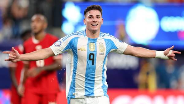 Julián Álvarez es una de las grandes figuras a seguir en los Juegos Olímpicos de París 2024.