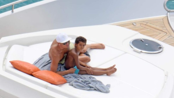 FOTOS: Así pasa sus vacaciones en Ibiza Cristiano Ronaldo