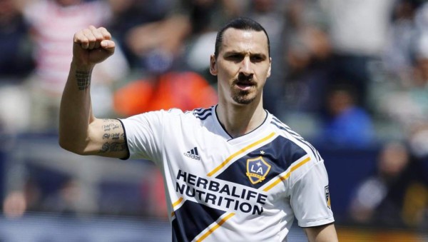 Ibrahimovic revela su 11 ideal en la historia... ¡y rechaza a figura mundial!