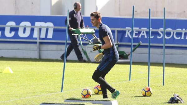 El mexicano Pablo Sisniega llega a la MLS y será compañero de Carlos Vela