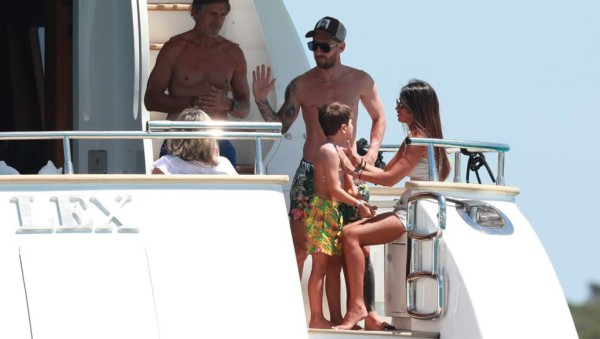 Como todo un rey: Así disfruta Messi de sus vacaciones en Ibiza, Antonela Roccuzzo deslumbra