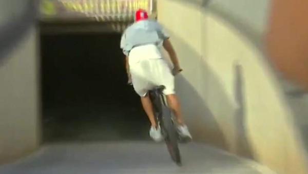 Fotos: Festejo del Barcelona por el descenso del Espanyol, la 'bici' de Piqué y el gesto de Messi