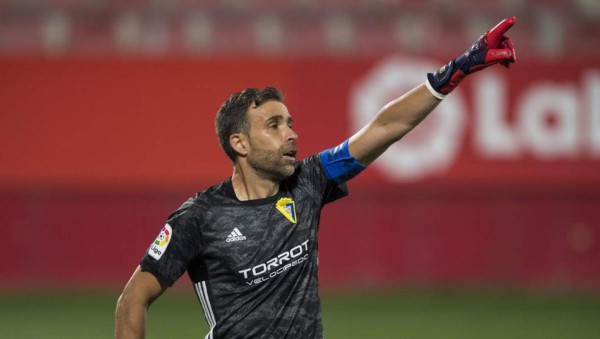 ¡El más grande tiene 48 años! Ellos son los porteros más veteranos activos en el fútbol&nbsp;&nbsp;&nbsp;