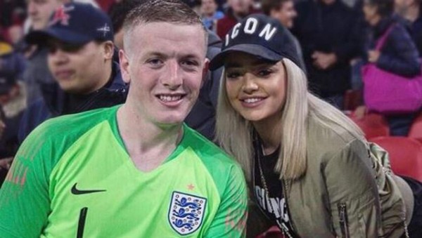 ¡Escándalo! Portero inglés involucrado en pelea callejera por defender a su novia