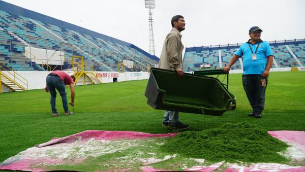 Mario Moncada anuncia que rompen contrato con empresa que instaló grama en el Morazán: ¿Cuándo estará listo?