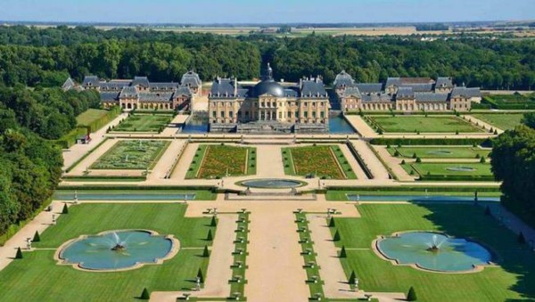 Príncipe que desea comprar al Newcastle es dueño de la casa más cara del mundo