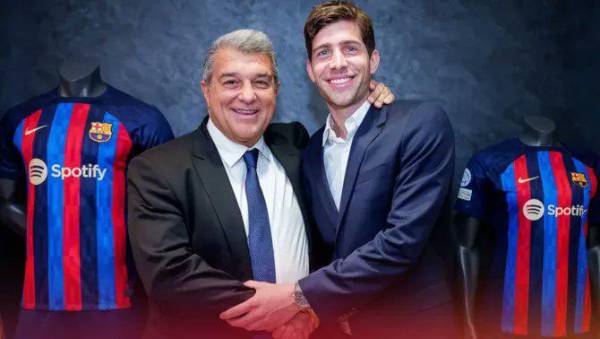 Es suplente en el Barcelona, Laporta lo renueva y le pone una cláusula como la de Mbappé ¡400 millones de euros!