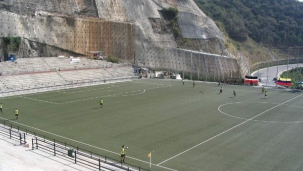 Así son los estadios por el mundo que han sido criticados por su diseño