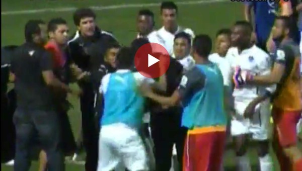 Las 'rabietas' más recordadas de los entrenadores hondureños por las que fueron expulsados