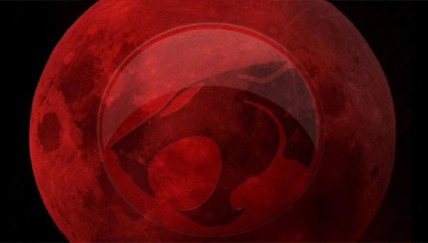 Los mejores memes que dejó la Superluna que maravilla al mundo