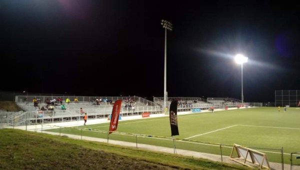 ¿Mejores que en Honduras? Los humildes, pero bonitos estadios en el Caribe