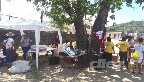 FOTOS: El caluroso recibimiento que tuvo Olimpia en Roatán. ¿Y el camerino?
