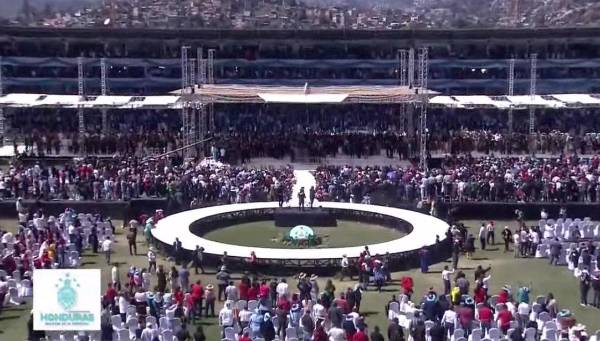 Xiomara Castro asume presidencia de una Honduras pobre y endeudada, pero optimista