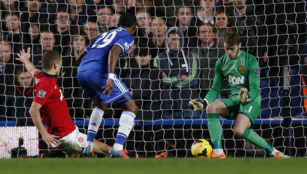 Chelsea vence 3-1 al Manc. United con triplete de Eto’o