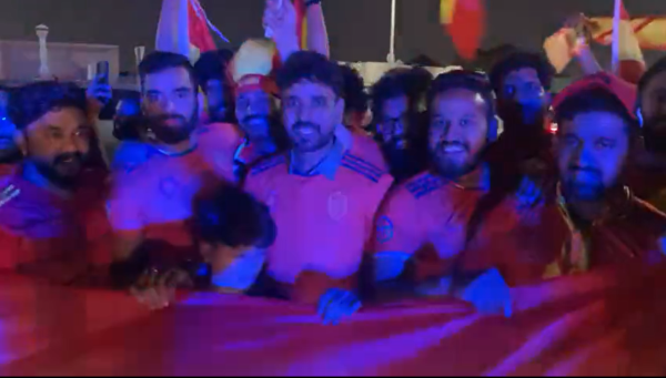 El grupo de fanáticos “españoles” con los que COPE se cruzó en Doha.