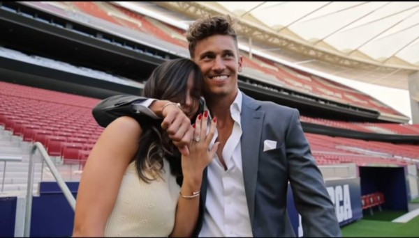 Marcos Llorente le pide matrimonio a su novia en el Wanda Metropolitano; la reacción de la chica fue épica &nbsp;&nbsp;
