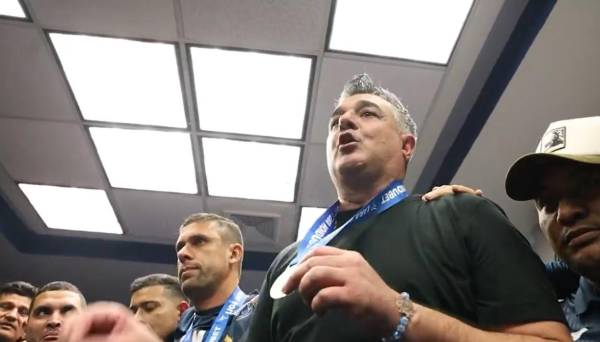 Diego Vázquez recordó a sus jugadores lo que costó ganar este título 19 para Motagua.