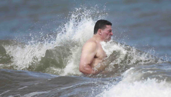 Selección de Honduras entrena en las playas.