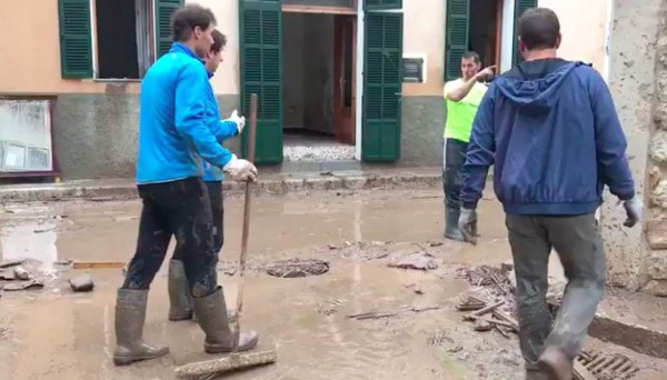 Ejemplar: Así ayuda Rafa Nadal en Mallorca tras inundaciones