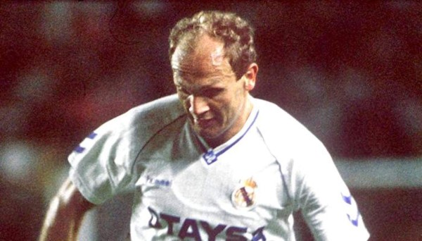 Jugadores de países 'exóticos' que militaron en el Barcelona y Real Madrid