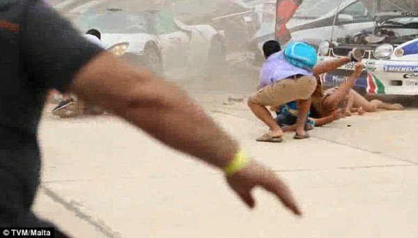 DE TERROR: Uno de los hombres más ricos del mundo arrolla a 26 personas en su auto de 1.2 millones de dólares