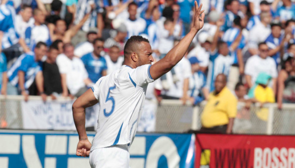Honduras no falla y golea a El Salvador