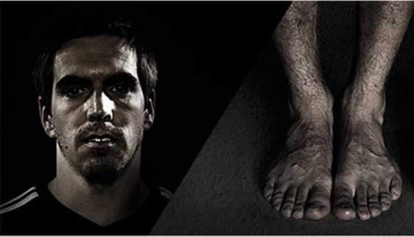 Estrella del Liverpool muestra sus horribles pies y se une a una selecta lista