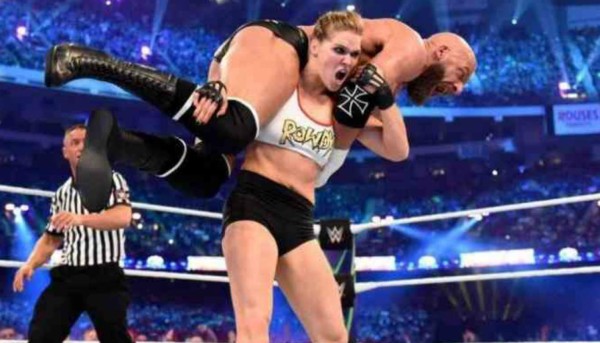 ¡Polémica! Ronda Rousey afirma que la WWE es una farsa e insulta a los fanáticos