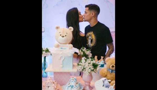 Nuevas fotos: Las vacaciones de lujo de los cracks del fútbol con sus mujeres