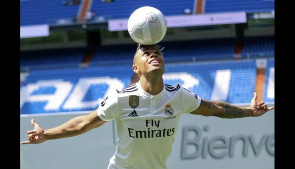 ¡A lo grande! Así fue la presentación de Mariano Díaz en Real Madrid