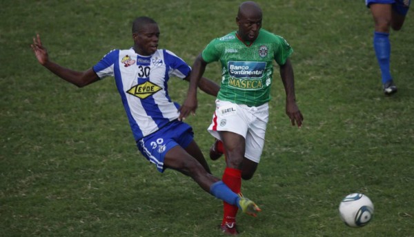 ¡Dos de 39! Jugadores que ficharon con 34 años o más para un grande de Honduras en las últimas décadas